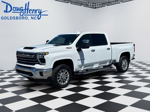 Used 2025 Chevrolet Silverado 2500 LTZ w/ LTZ Premium Package AWD/4WD image 1