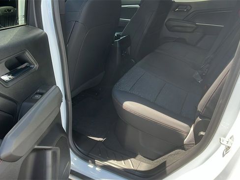 New 2025 Chevrolet Colorado Z71 image 17