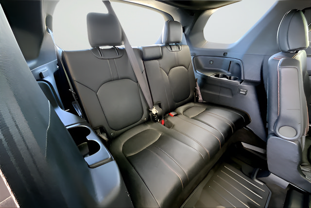 Used 2025 Honda Pilot TrailSport image 28
