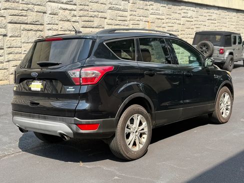 Used 2017 Ford Escape SE w/ Equipment Group 201A FWD image 7