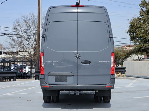 Used 2024 Mercedes-Benz Sprinter 3500 image 7