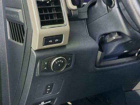 Used 2022 Ford F250 Lariat w/ Lariat Value Package AWD/4WD image 12