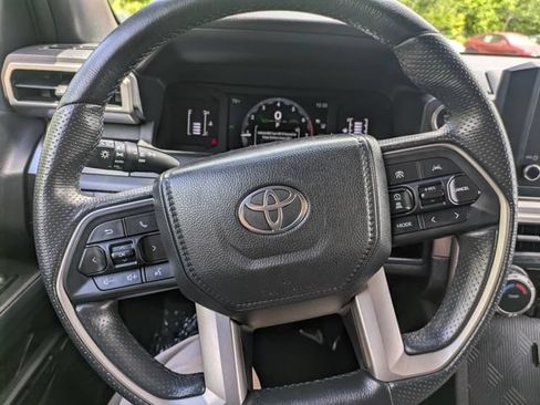 Certified 2025 Toyota 4Runner SR5 AWD/4WD image 24