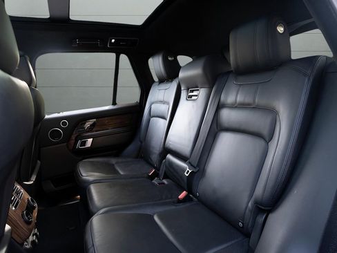 Used 2020 Land Rover Range Rover HSE image 15