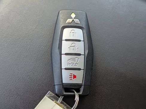 Used 2024 Mitsubishi Outlander SE FWD image 33