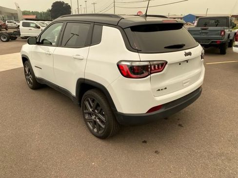 Used 2026 Jeep Compass Limited AWD/4WD image 3