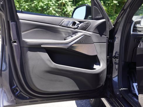 Used 2022 BMW X7 M50i AWD/4WD image 13