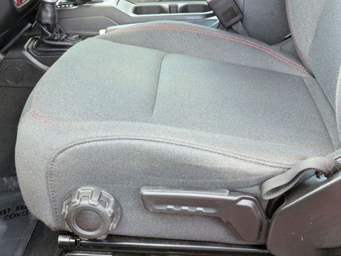 Used 2025 Jeep Wrangler Unlimited Rubicon image 15