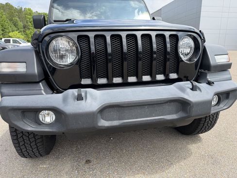 Used 2021 Jeep Wrangler Sport AWD/4WD image 24
