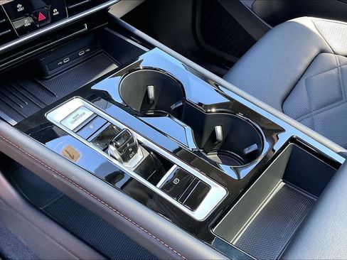 Certified 2026 Volkswagen Atlas Peak Edition AWD/4WD image 17