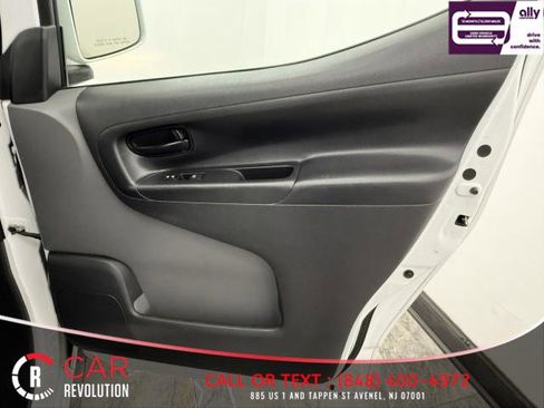 Used 2021 Nissan NV200 SV w/ Sliding Door Glass Package image 40