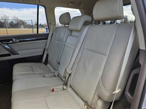 Used 2016 Lexus GX 460 w/ Premium Package image 29