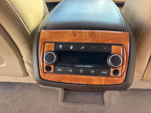 Used 2008 Buick Enclave CXL w/ Entertainment Package #3 image 27