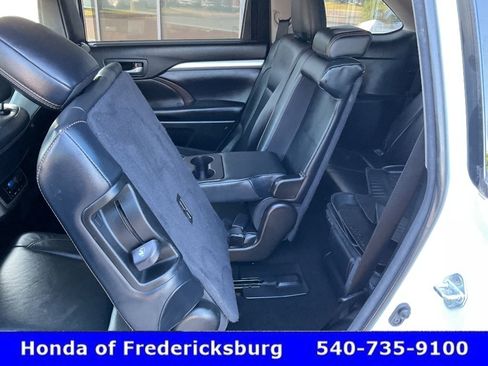 Used 2018 Toyota Highlander XLE AWD/4WD image 26