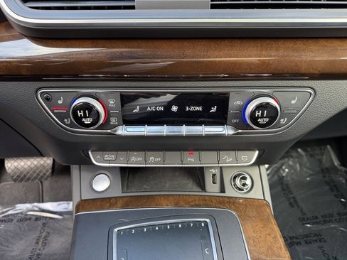 Used 2018 Audi Q5 2.0T Premium Plus image 24