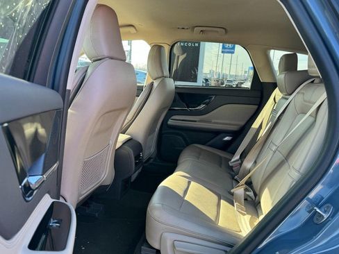 Used 2023 Lincoln Corsair FWD image 12