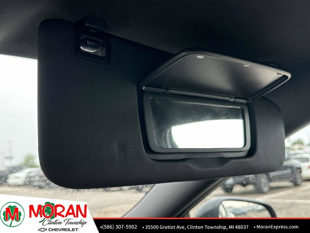 Used 2025 Chevrolet Trax RS w/ Driver Confidence Package FWD image 32
