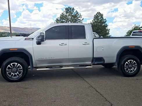 Used 2022 GMC Sierra 2500 SLT w/ Driver Alert Package I AWD/4WD image 5