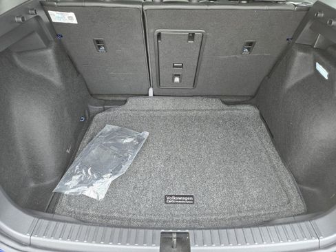 Used 2024 Volkswagen Taos SE FWD image 27
