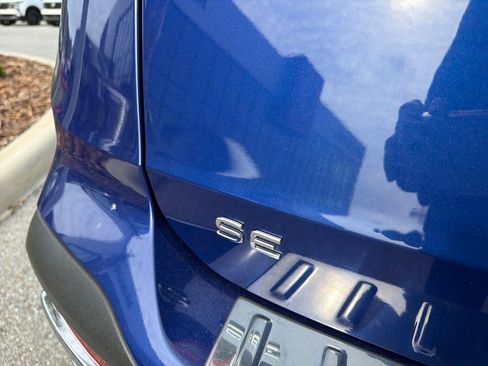 Used 2022 Volkswagen Taos SE image 11