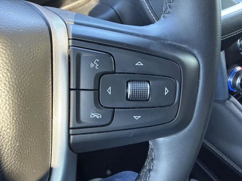 Used 2024 GMC Yukon XL SLT image 19