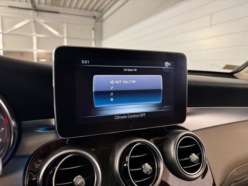 Used 2018 Mercedes-Benz GLC 300 4MATIC image 22