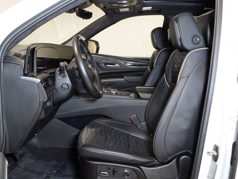Used 2024 Cadillac Escalade Sport Platinum image 8