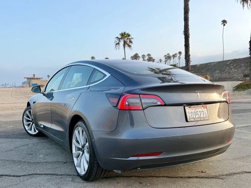 Used 2018 Tesla Model 3 Long Range RWD image 3