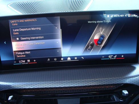 Used 2025 BMW 330i Sedan w/ M Sport Package image 14