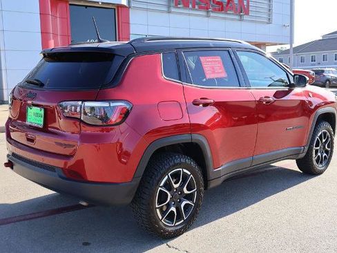 Used 2025 Jeep Compass Trailhawk AWD/4WD image 7