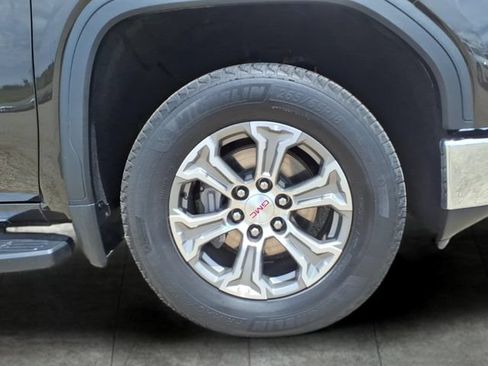 Used 2021 GMC Sierra 1500 SLT w/ SLT Convenience Package AWD/4WD image 9