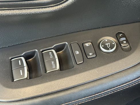 Used 2025 Honda HR-V Sport image 12
