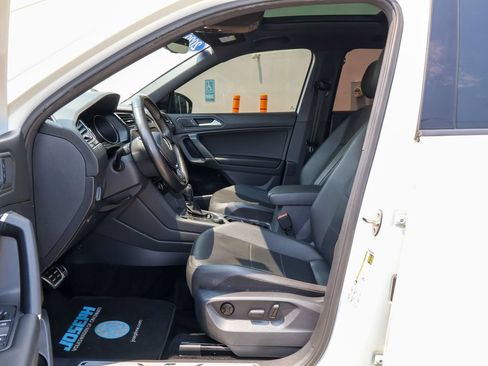 Used 2020 Volkswagen Tiguan SE R-Line w/ 3rd Row Seat Package AWD/4WD image 11