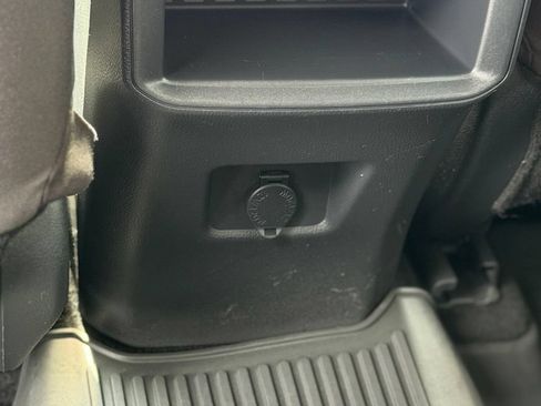 Used 2021 Toyota RAV4 LE AWD/4WD image 9