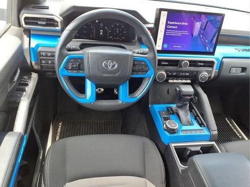 Used 2024 Toyota Tacoma TRD Sport AWD/4WD image 17