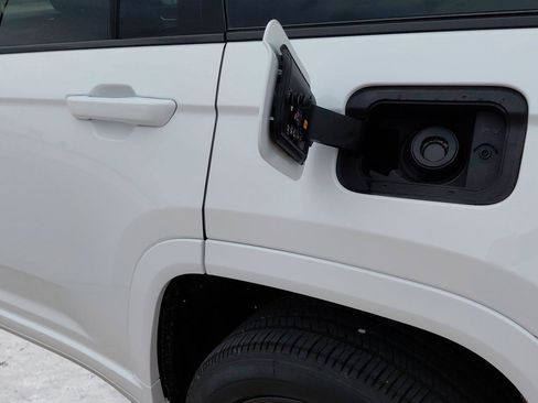 New 2026 Jeep Grand Cherokee Limited AWD/4WD image 23
