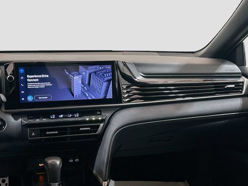 Used 2025 Toyota Camry SE w/ Multimedia Upgrade Package FWD image 19