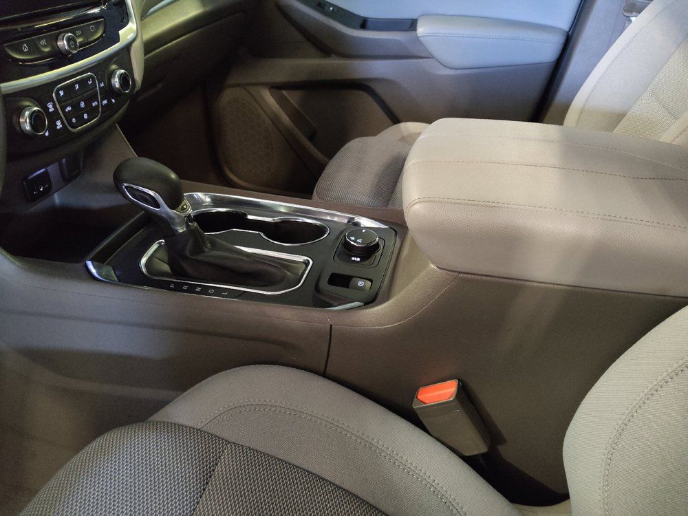 Used 2021 Chevrolet Traverse LT FWD image 26