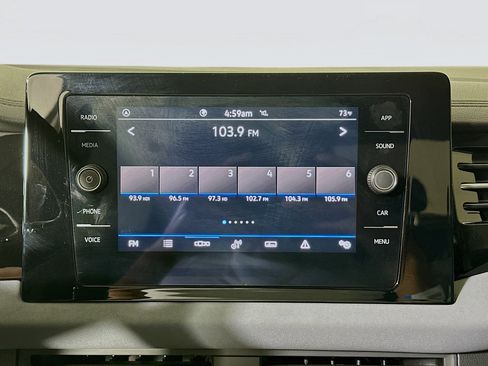 Used 2025 Volkswagen Jetta SE image 24