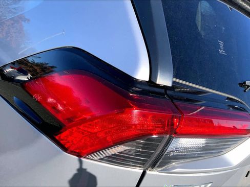 Used 2020 Toyota RAV4 XLE image 28