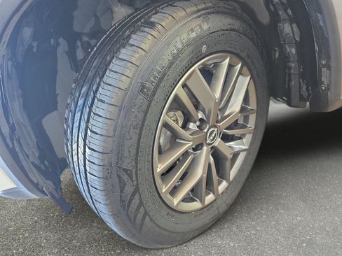Used 2023 Nissan Rogue S FWD image 29