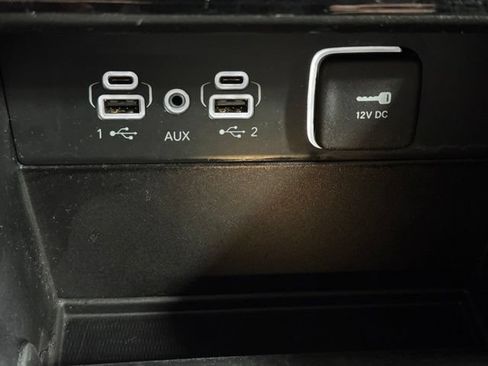 Used 2023 Jeep Grand Cherokee Limited w/ Black Appearance Package AWD/4WD image 22