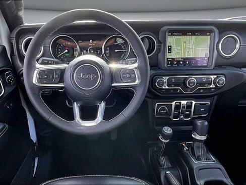 Used 2023 Jeep Wrangler Unlimited Sahara image 8