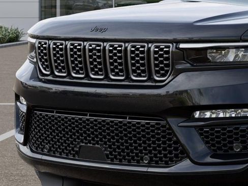New 2025 Jeep Grand Cherokee Summit image 11