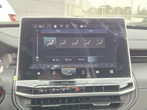 New 2026 Jeep Compass Latitude image 10