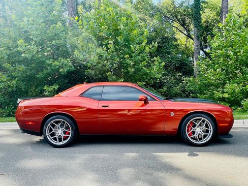 Used 2022 Dodge Challenger SRT Hellcat w/ Plus Package RWD image 8