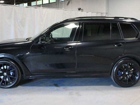 Used 2024 BMW X7 xDrive40i w/ M Sport Package AWD/4WD image 19