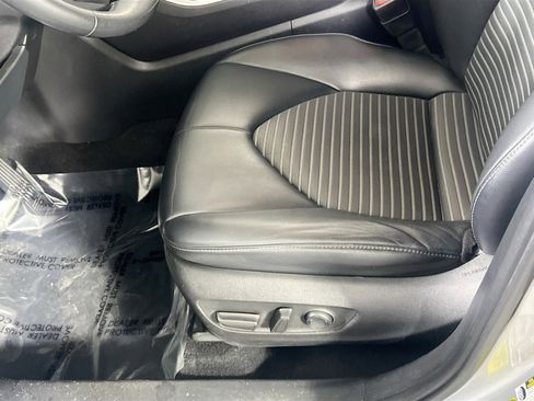 Used 2021 Toyota Highlander XSE image 18