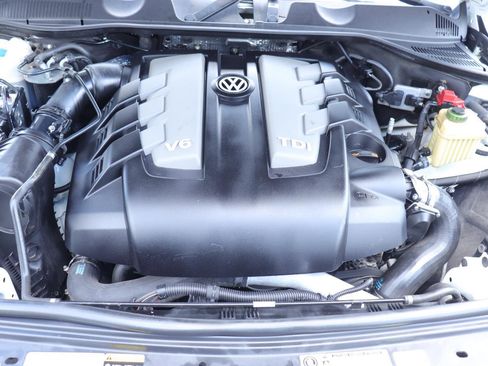 Used 2013 Volkswagen Touareg TDI AWD/4WD image 39