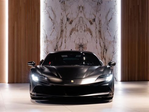 Used 2021 Ferrari SF90 Stradale AWD/4WD image 2